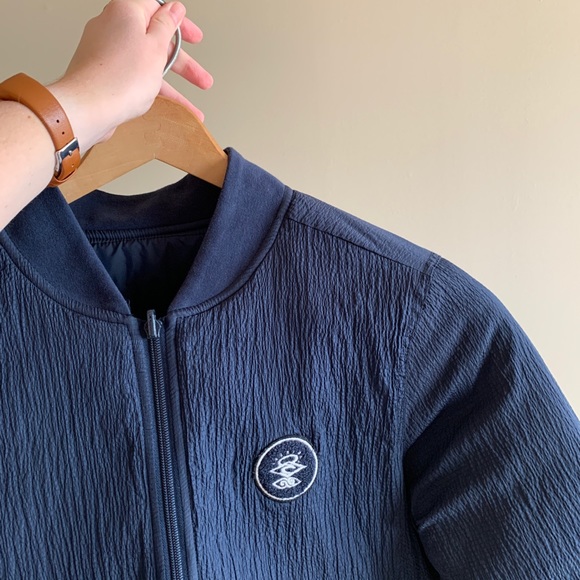 Rip Curl Women's The Endeavour Reversible Bomber - Picture 4 of 11